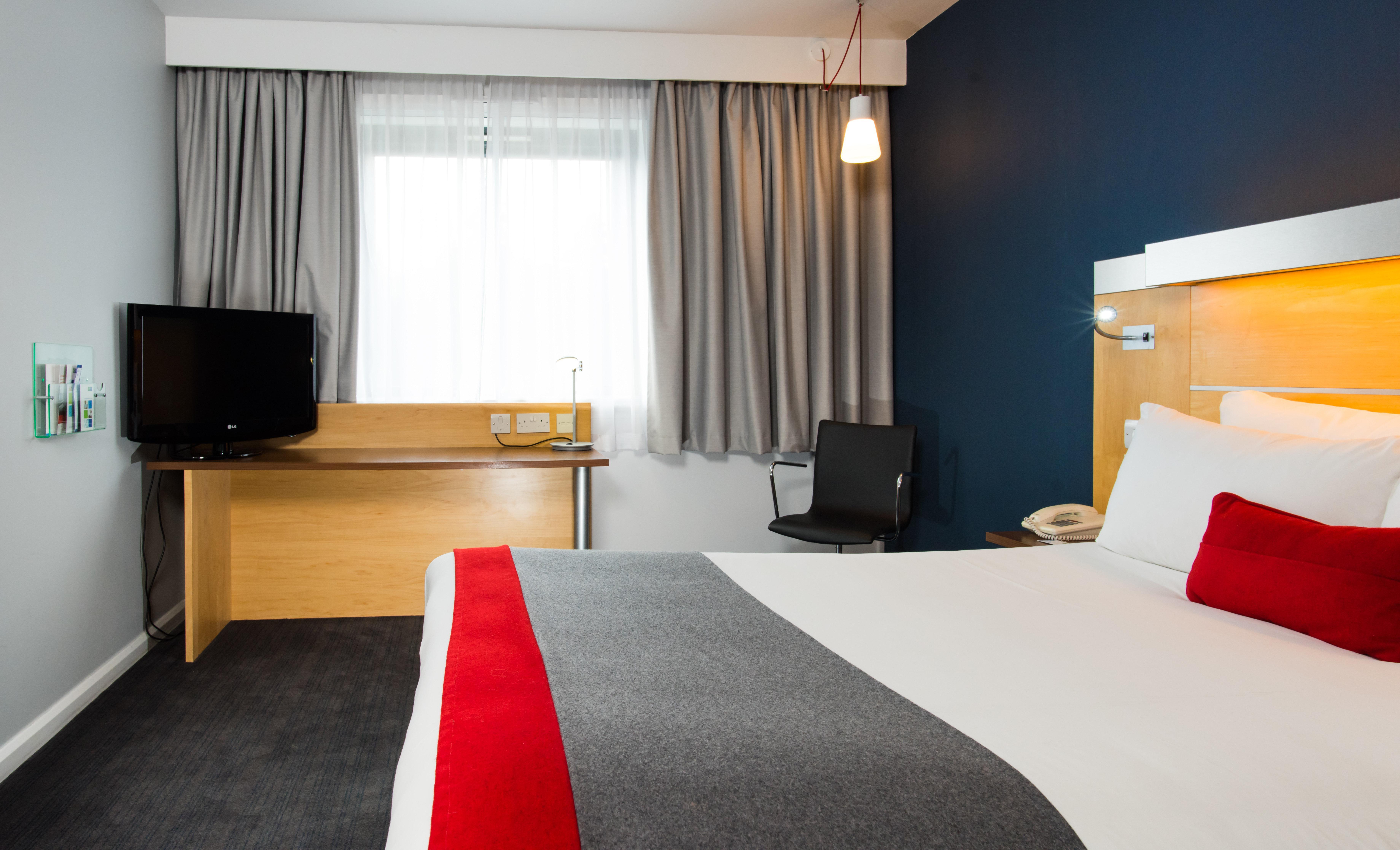 Holiday Inn Express Stevenage By Ihg Exterior foto