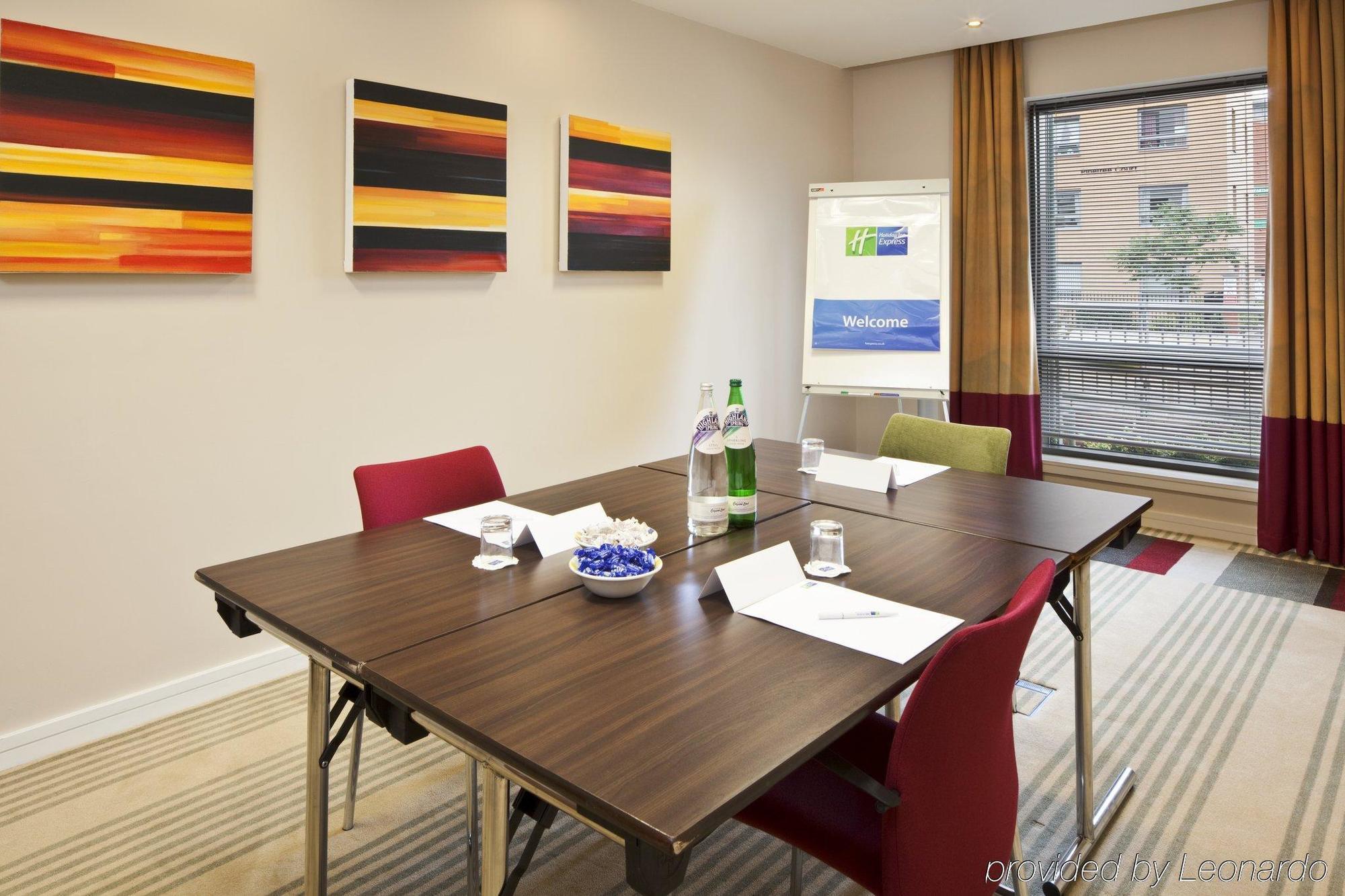 Holiday Inn Express Stevenage By Ihg Facilidades foto