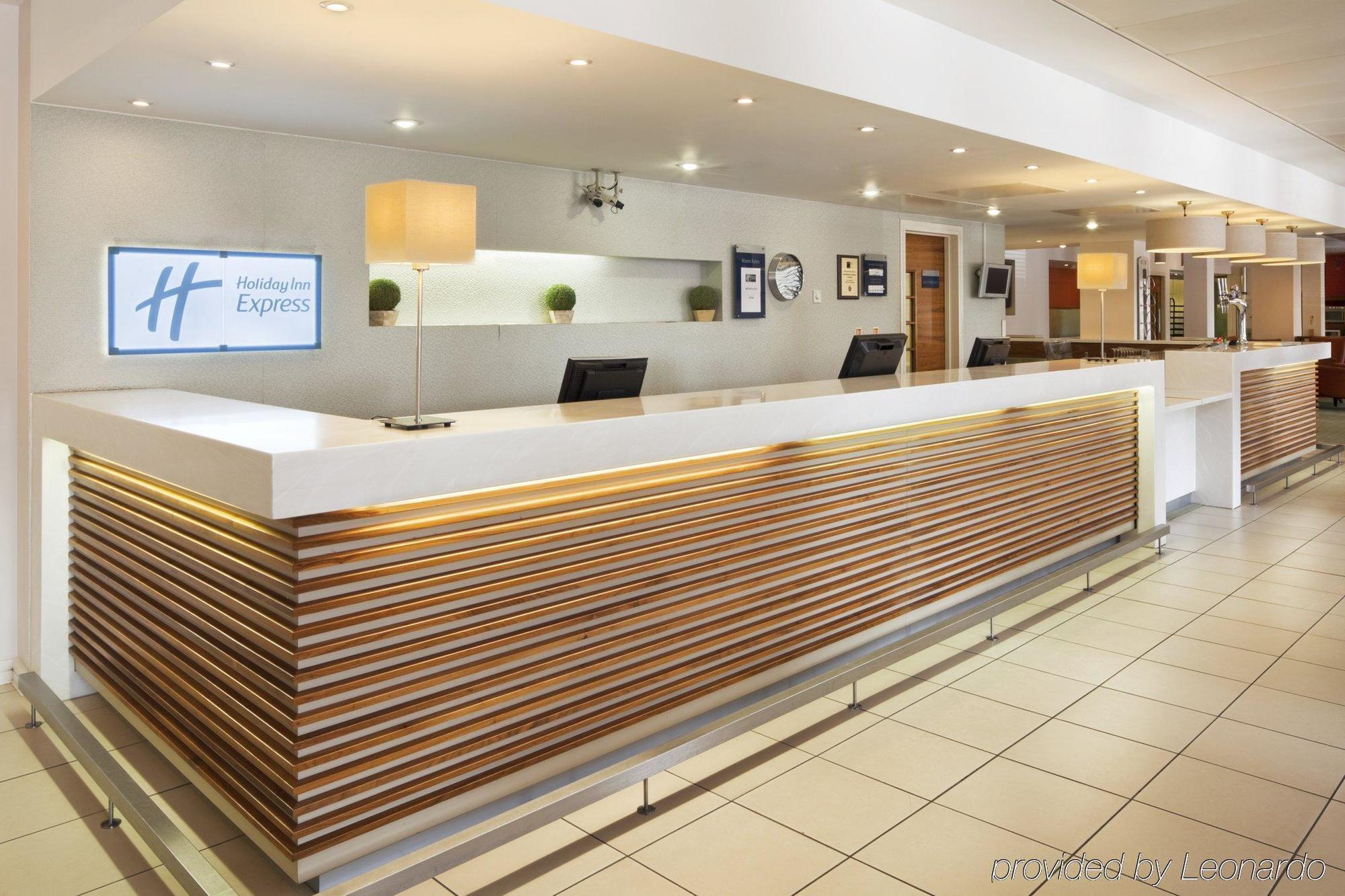 Holiday Inn Express Stevenage By Ihg Interior foto