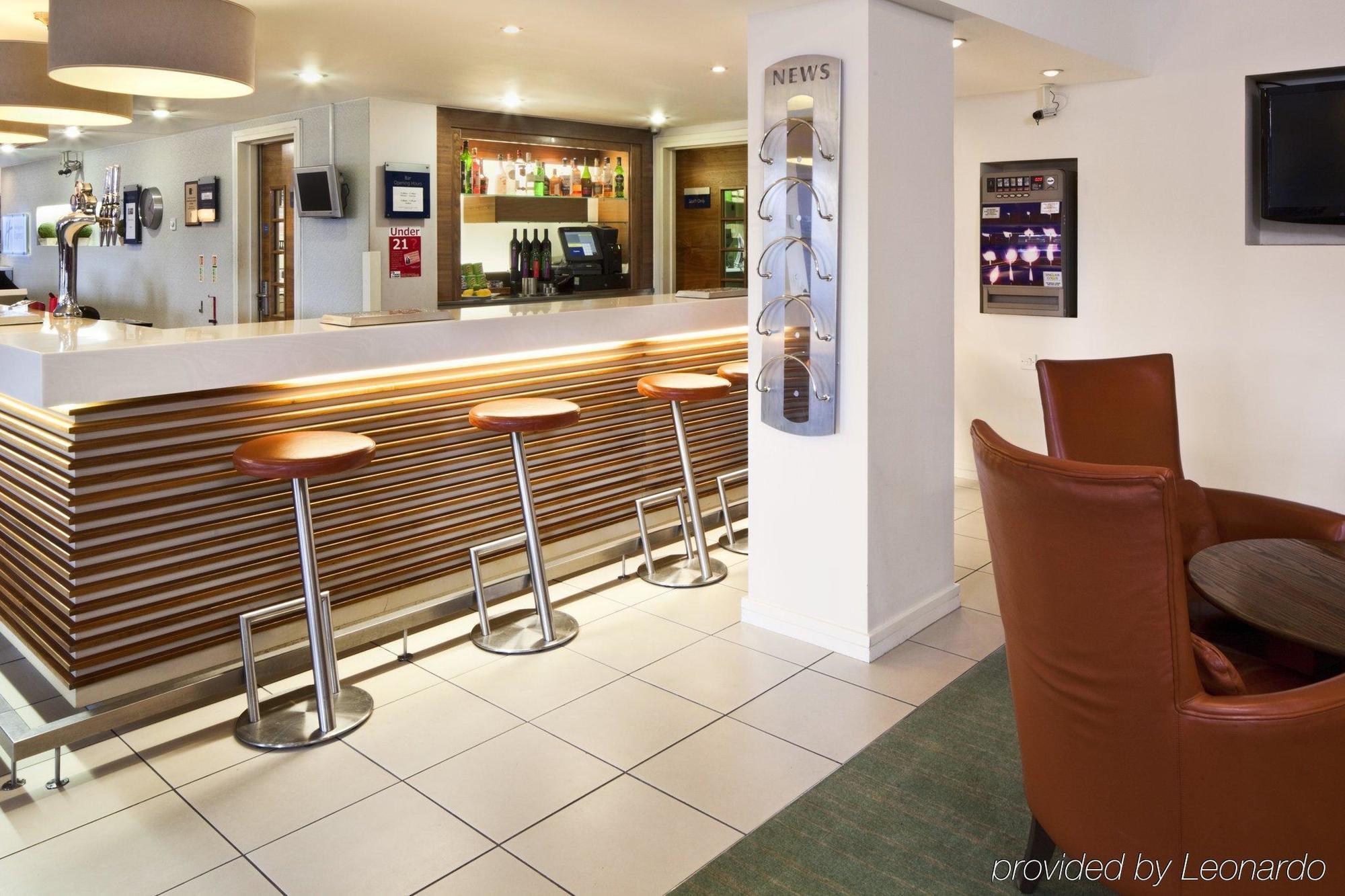 Holiday Inn Express Stevenage By Ihg Restaurante foto